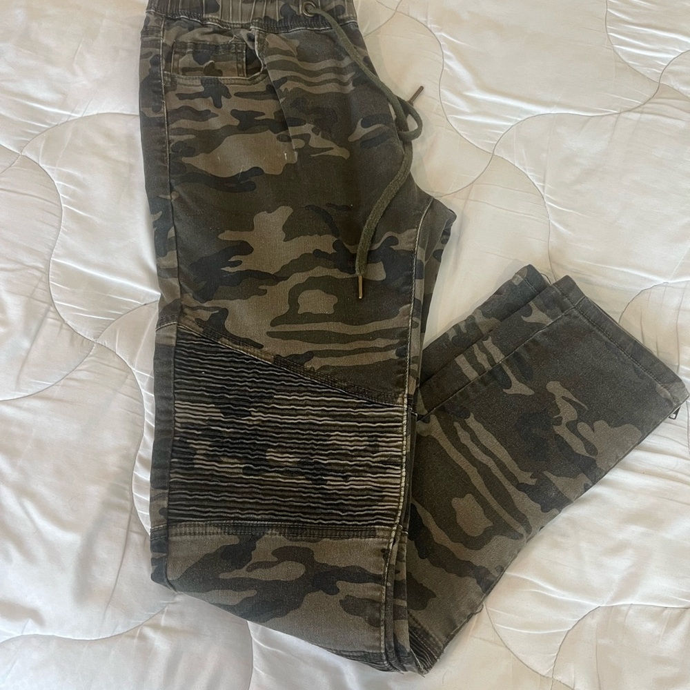 Kuwalla Tee Green Camo Pants